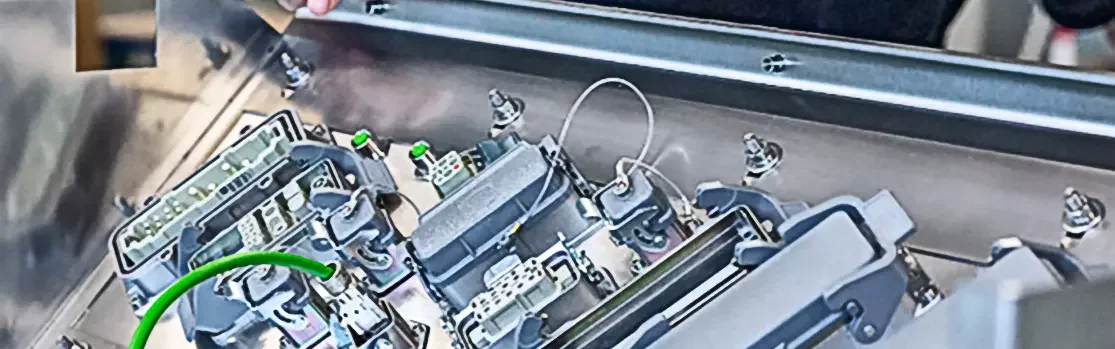 HARTING sənaye konnektorları və xüsusi şkaf interfeysinin tətbiqi